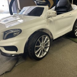 Bērnu mašīna Mercedes AMG  63